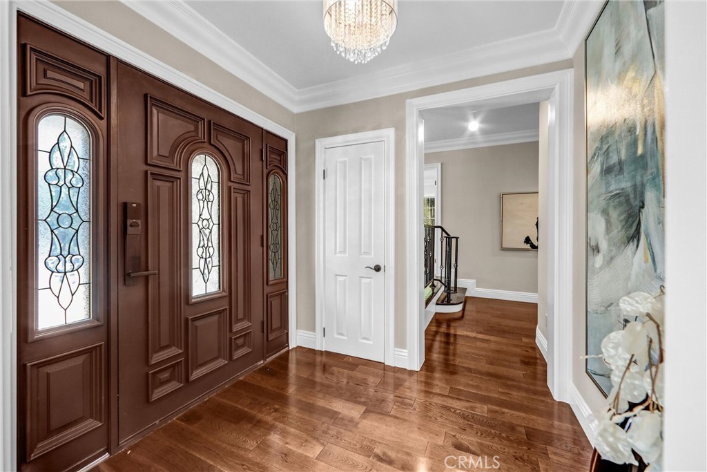 1665 Lorain Road San Marino, CA 91108 - Photo 4 of 45 a view of livingroom with hardwood floor and a flat screen tv