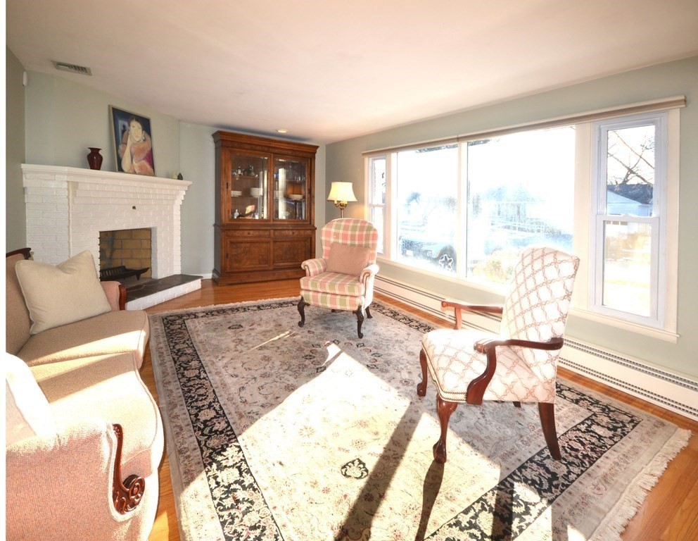 6 Southwood Road Worcester, MA 01609 - Photo 4 of 39 Gallery Image 4