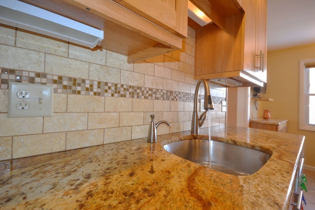 6 Southwood Road Worcester, MA 01609 - Photo 6 of 39 Gallery Image 6