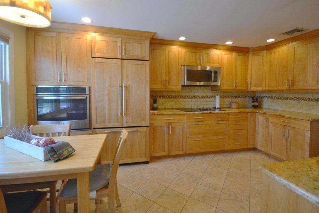 6 Southwood Road Worcester, MA 01609 - Photo 7 of 39 Gallery Image 7