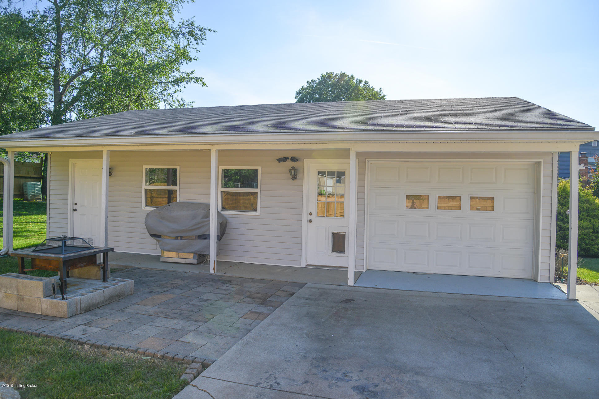 5112 Queens Castle Road Louisville, KY 40229 - Photo 29 of 35 5112_QueenCastleRd-24