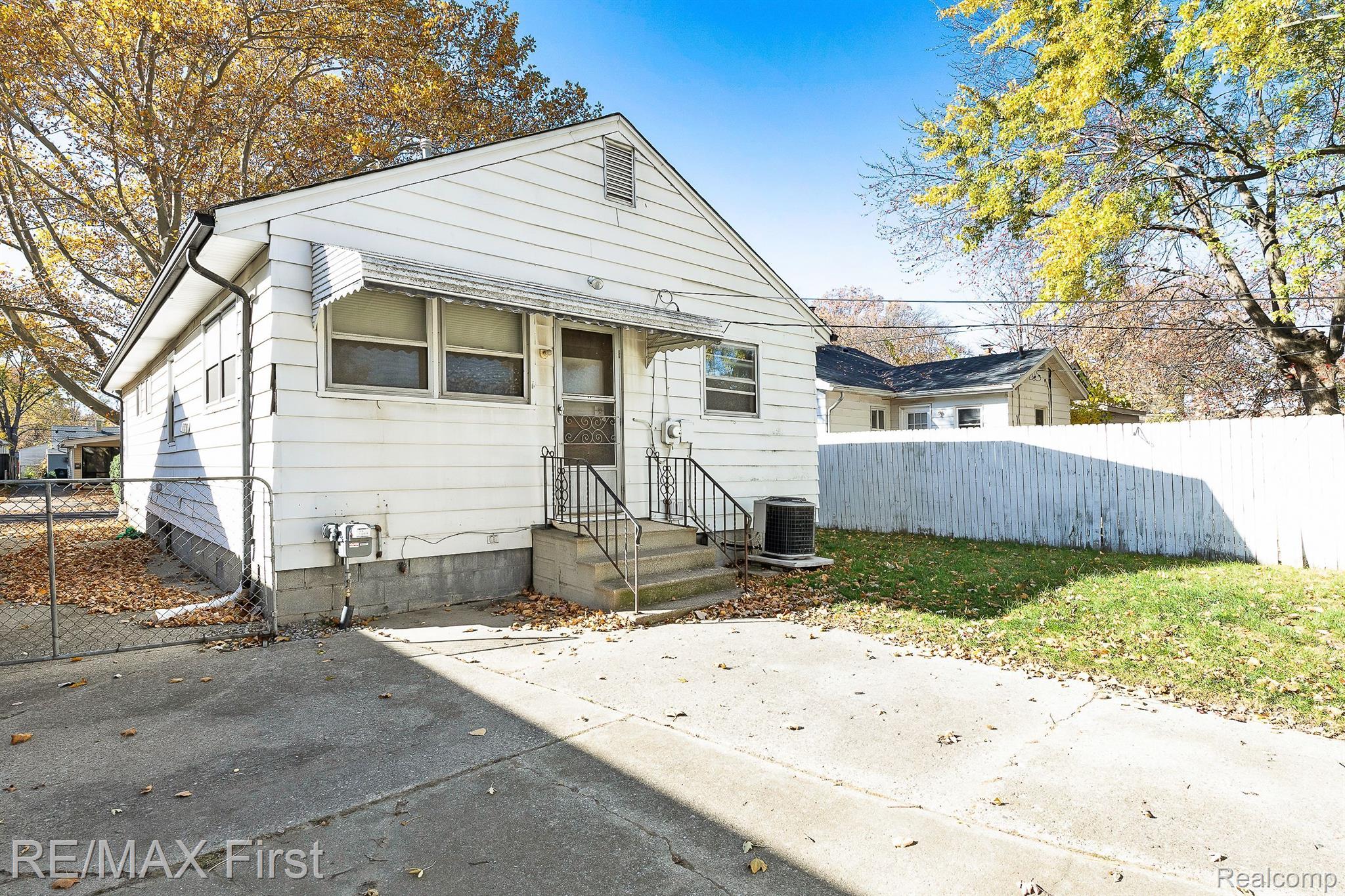 2128 Leitch Road Ferndale, MI 48220 - Photo 4 of 21 Gallery Image 4