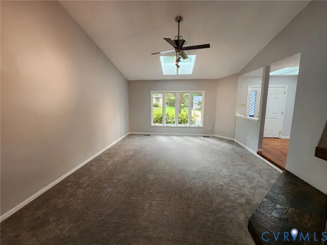 en view of an empty room with a window