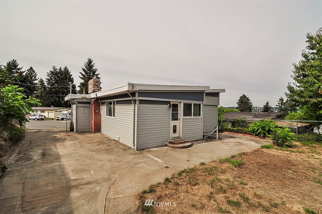 2300 Northeast 6th Place Renton, WA 98056 - Photo 22 of 24 Gallery Image 22