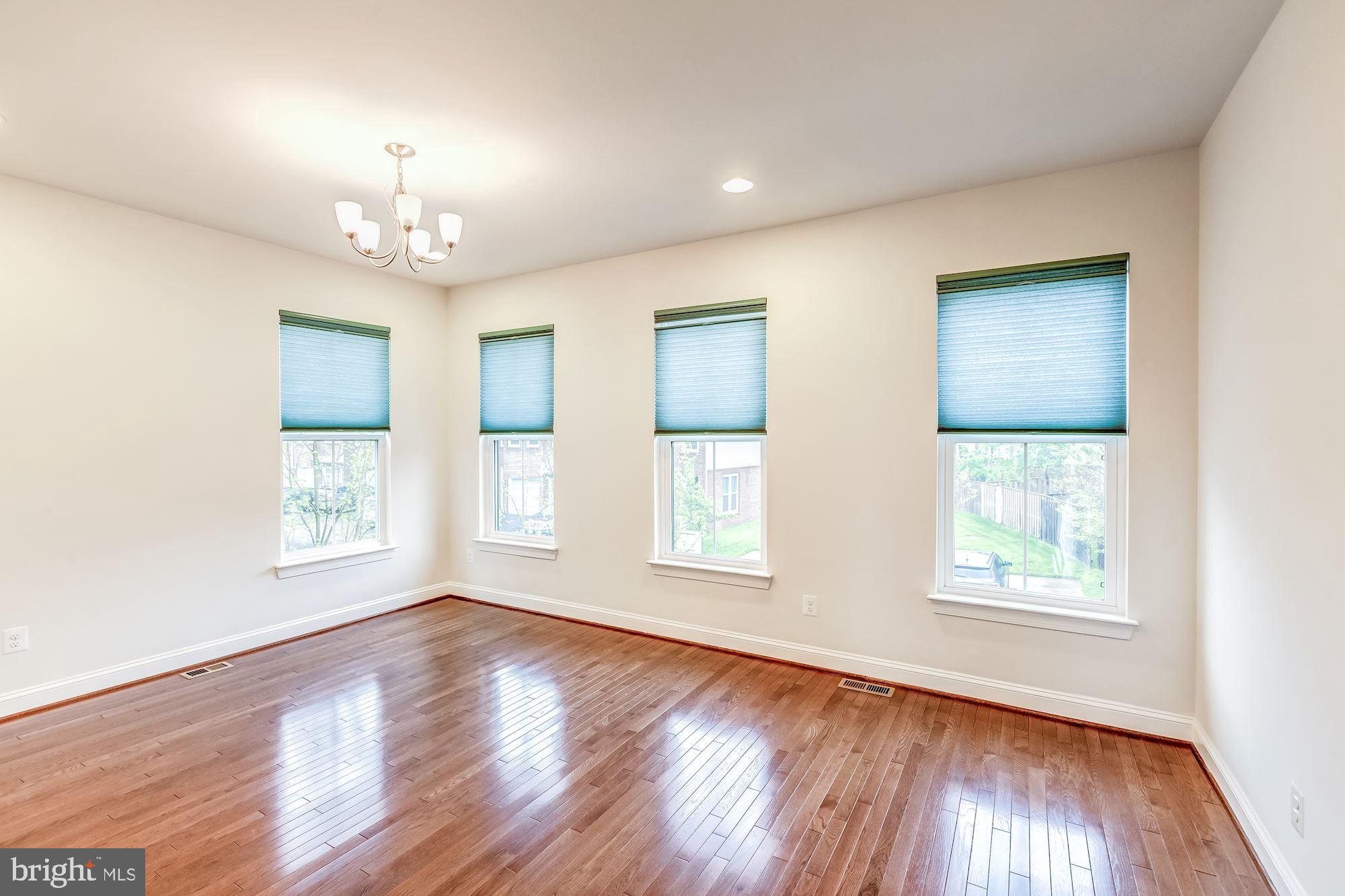 42285 Riggins Ridge Terrace Brambleton, VA 20148 - Photo 22 of 41 Dining Room