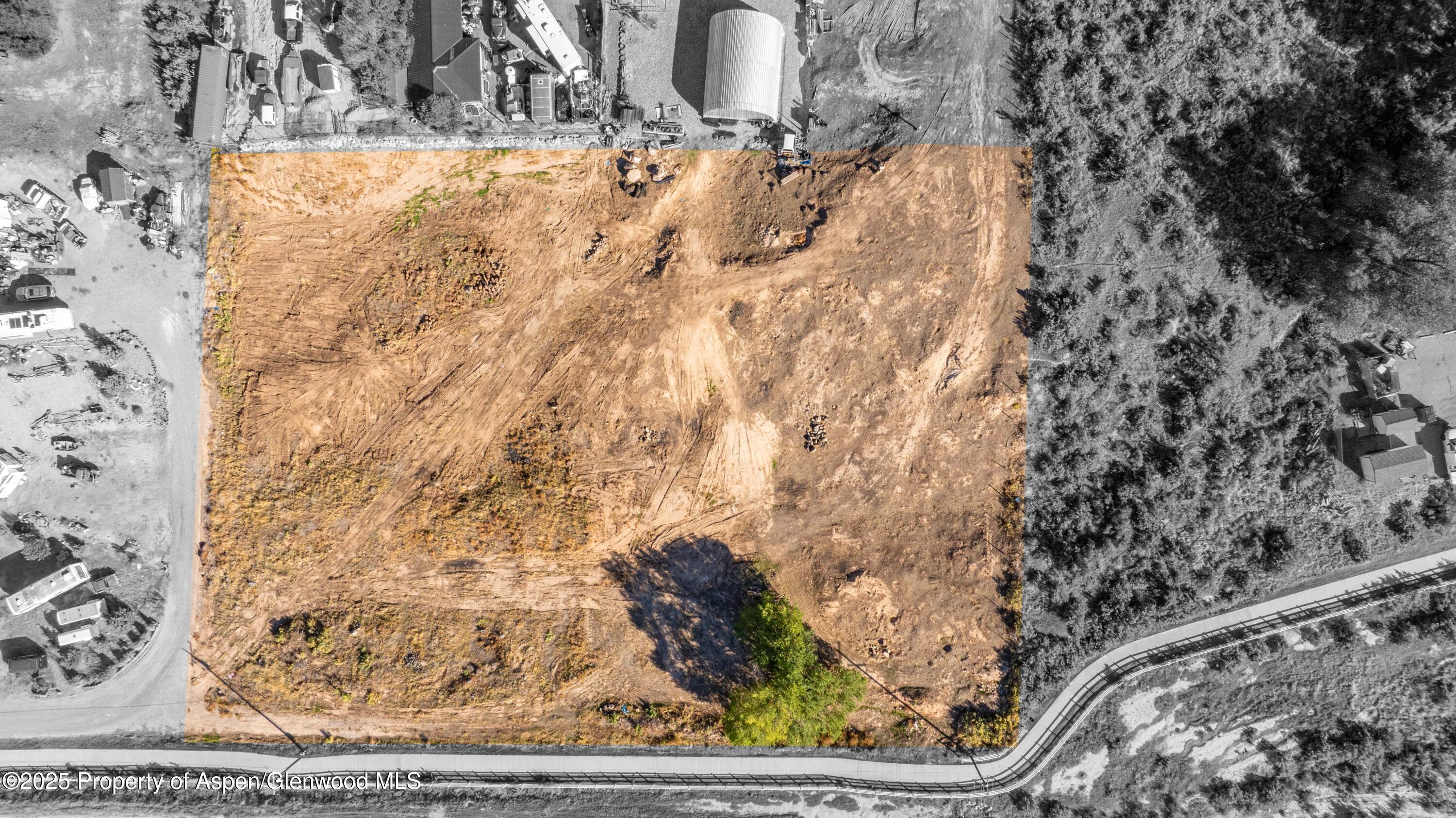 305 Parachute Co 81635 Parachute, CO 81635 - Photo 9 of 10 a bathroom with a bathtub