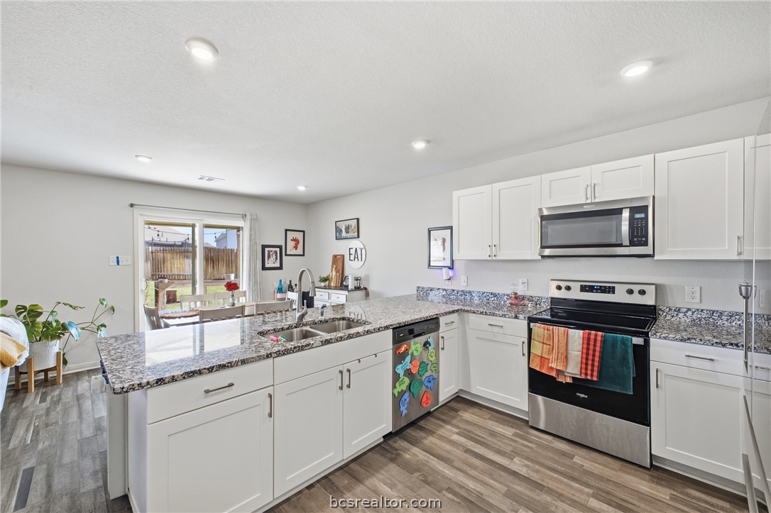 6001 Crest Bridge Bryan, TX 77807 - Photo 7 of 35