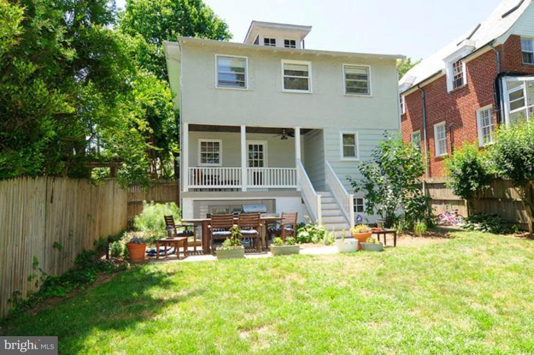 3123 Rittenhouse Street Northwest Washington, DC 20015 - Photo 2 of 8 Back yard