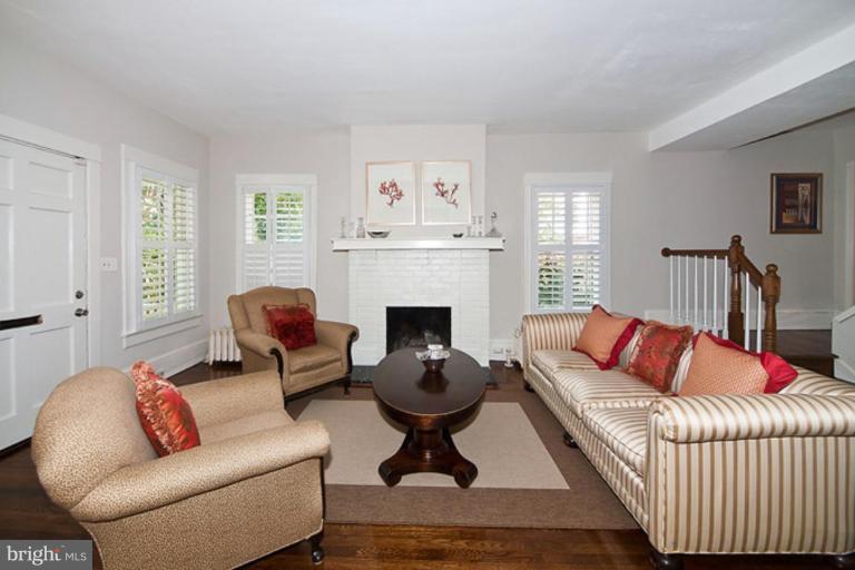 3123 Rittenhouse Street Northwest Washington, DC 20015 - Photo 4 of 8 Living Room