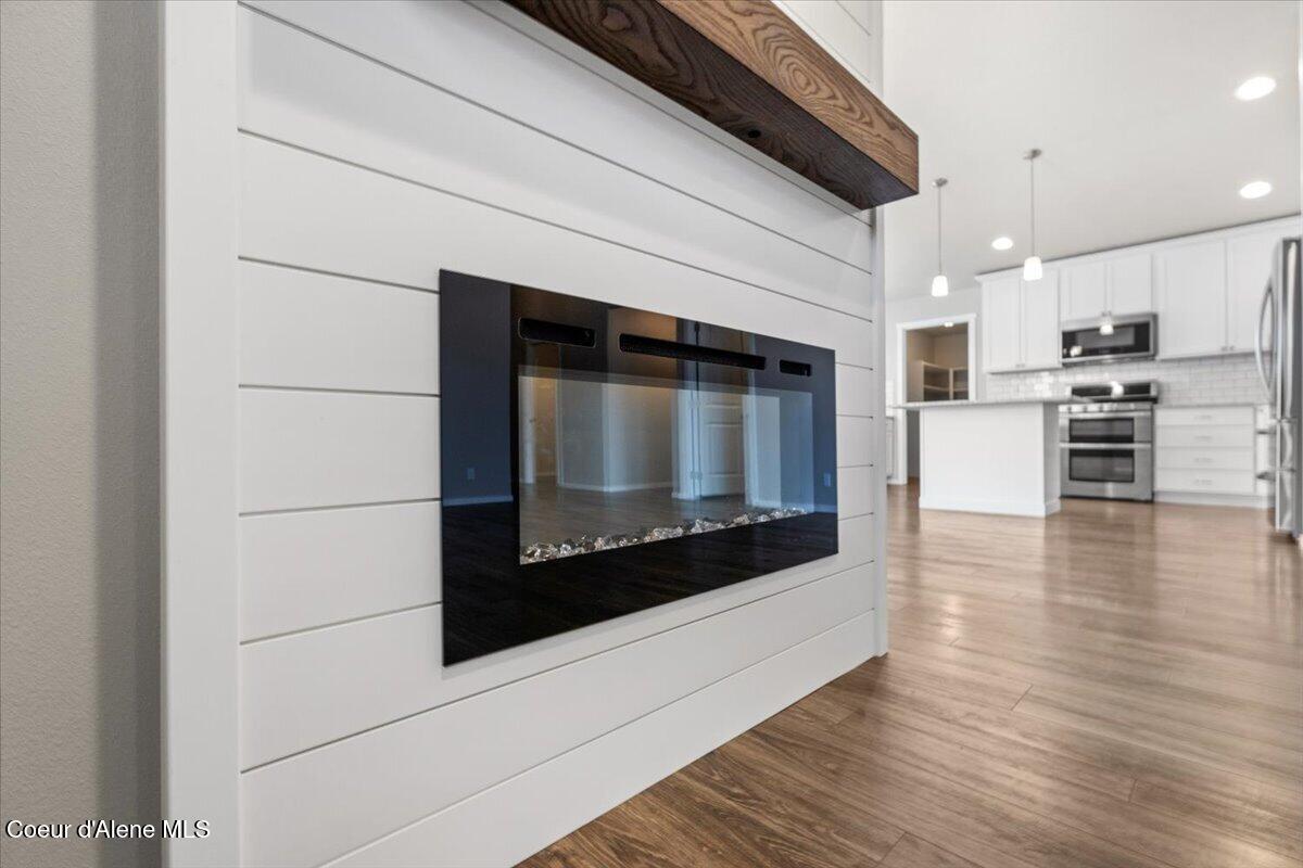 6924 Christine Street Rathdrum, ID 83858 - Photo 12 of 79 Living Room