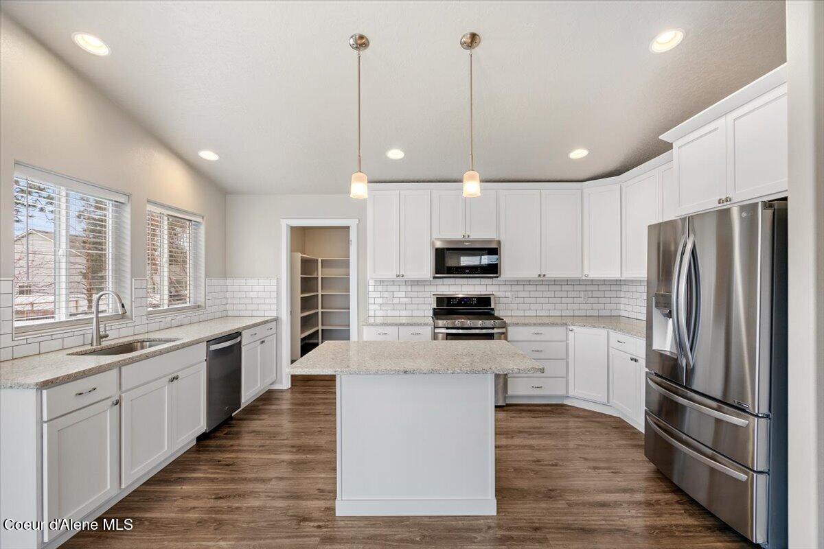 6924 Christine Street Rathdrum, ID 83858 - Photo 19 of 79 Kitchen