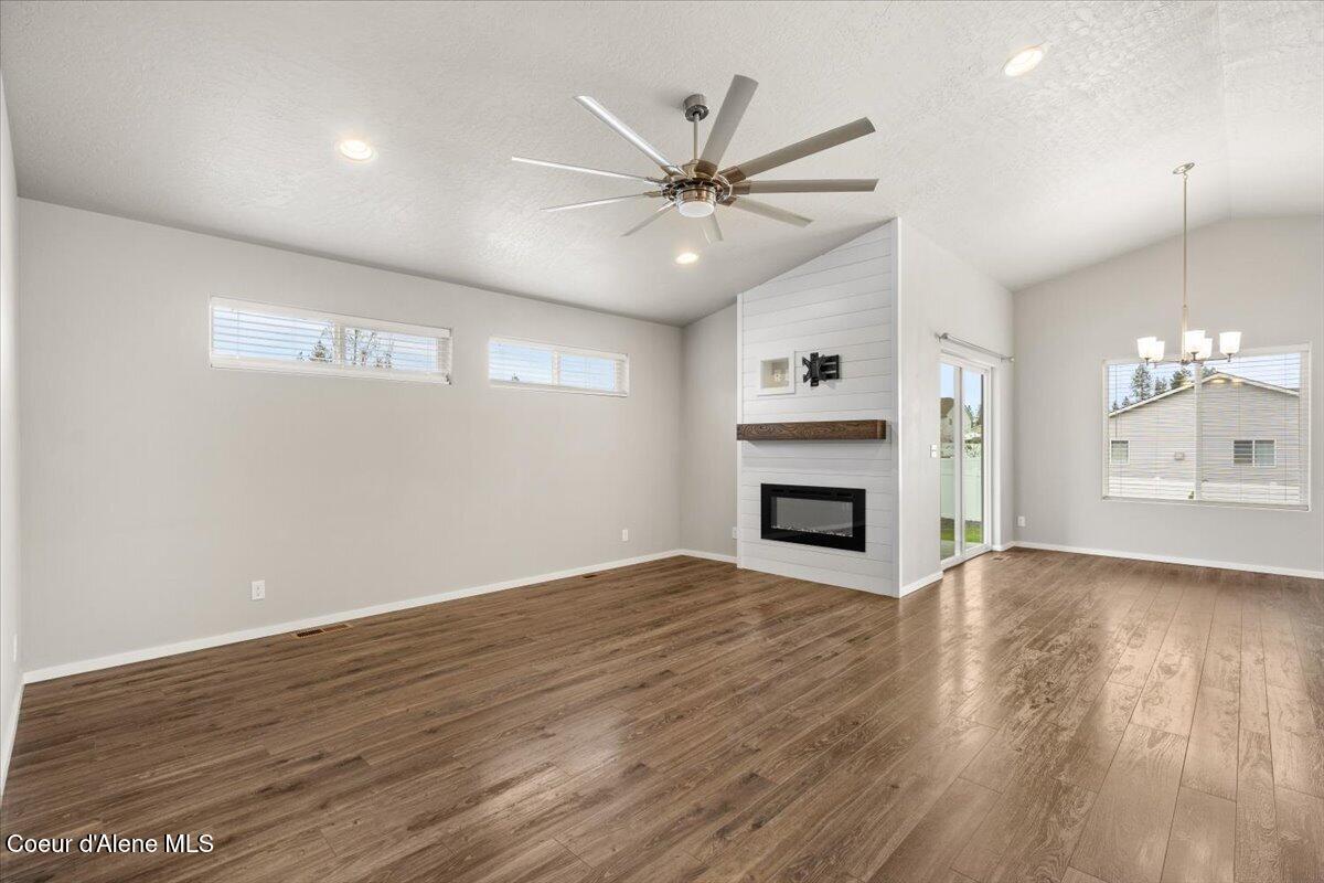 6924 Christine Street Rathdrum, ID 83858 - Photo 7 of 79 Living Room