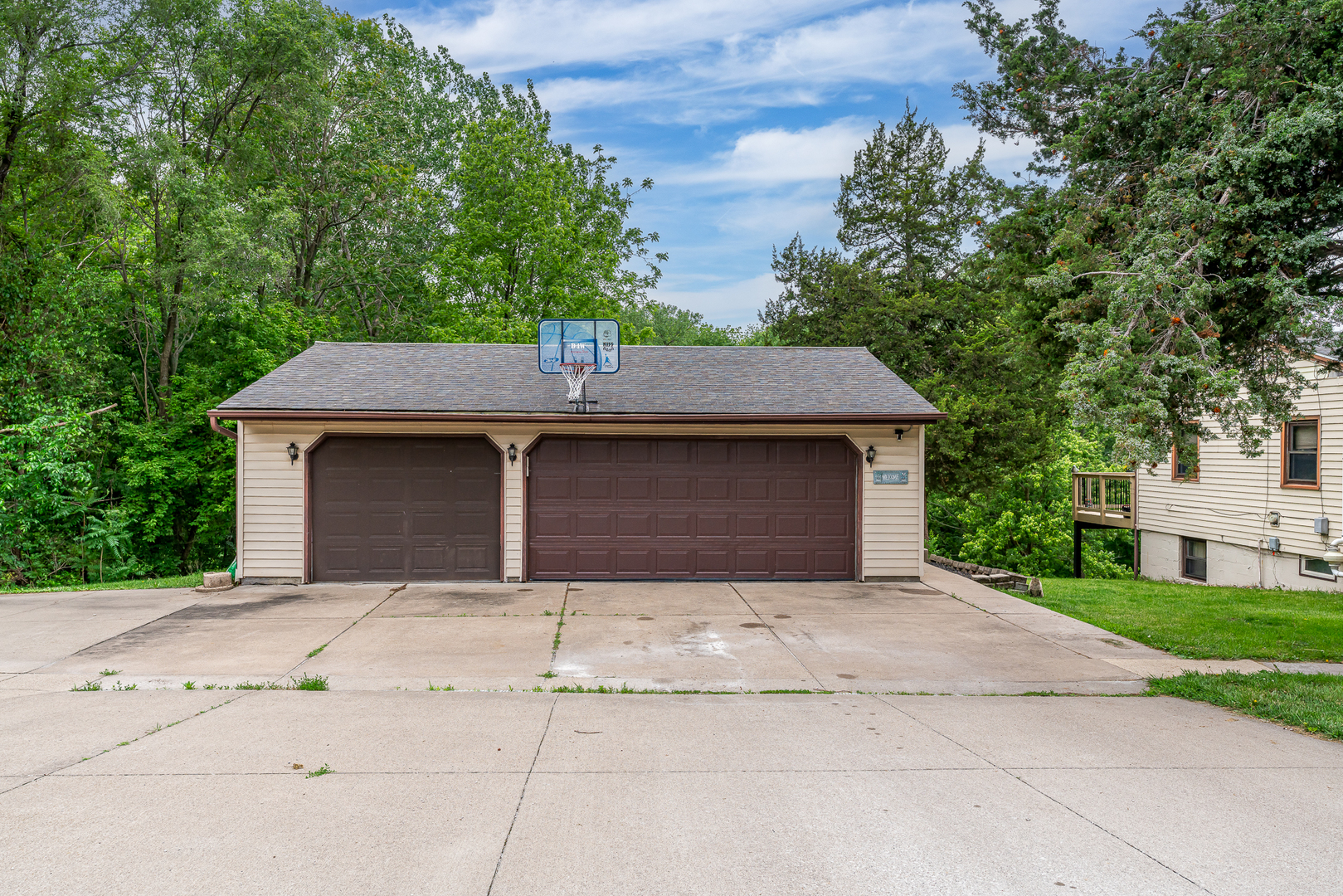 642 8th Street Silvis, IL 61282 - Photo 3 of 18