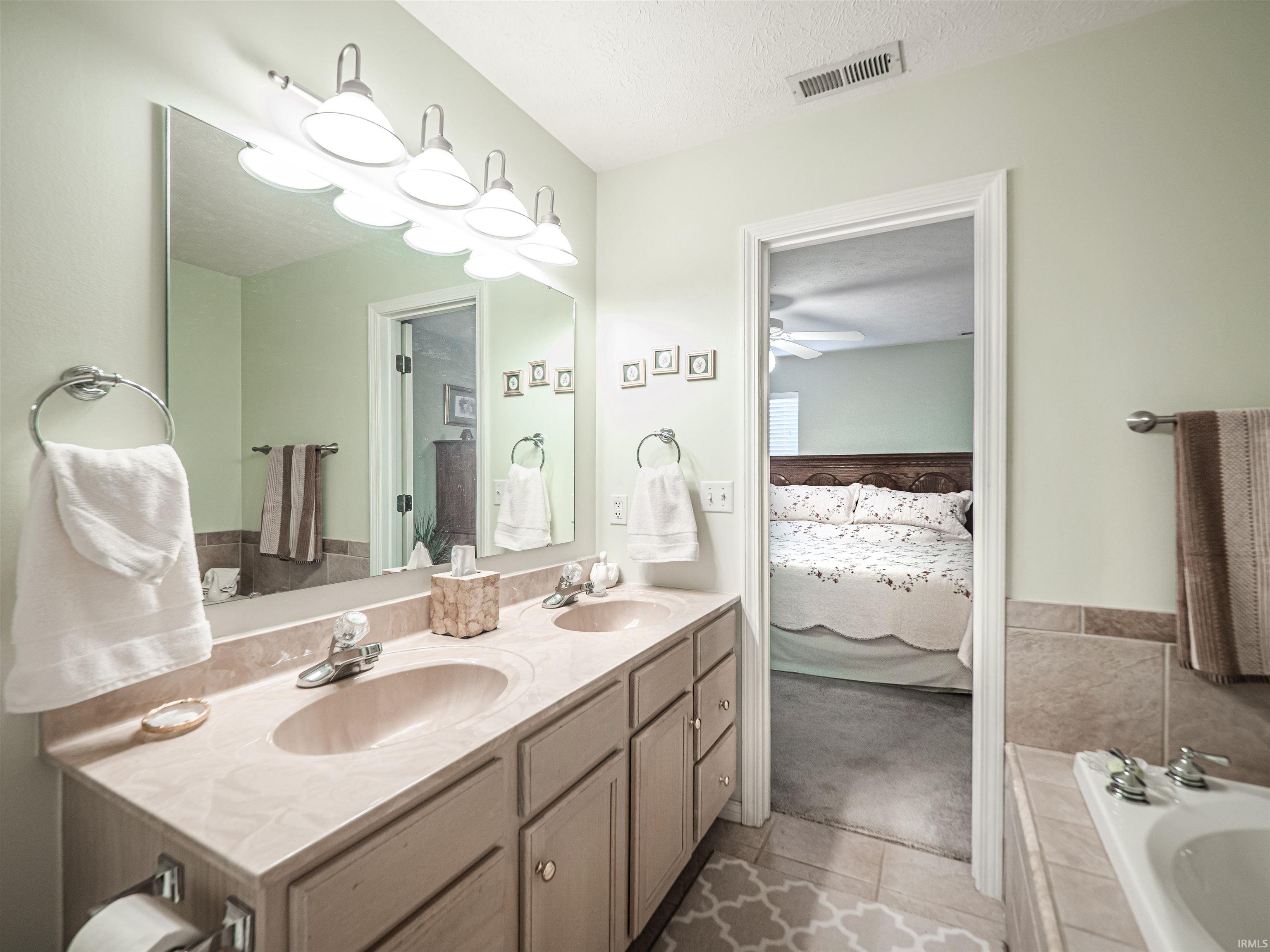 312 East Evergreen Road Evansville, IN 47711 - Photo 13 of 32