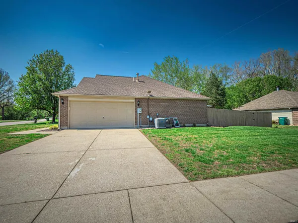 $289,000 | 312 East Evergreen Road, Evansville, IN 47711
