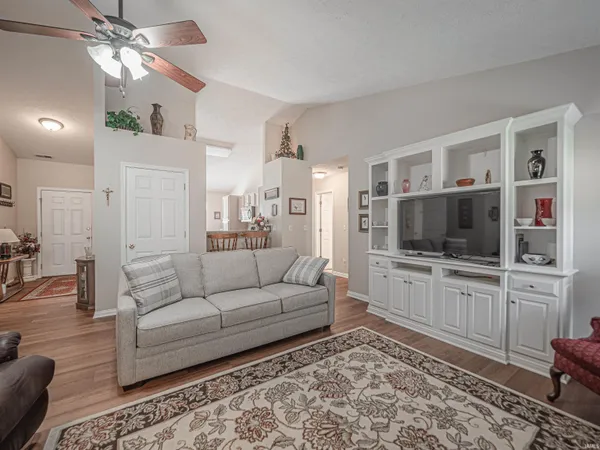 $289,000 | 312 East Evergreen Road, Evansville, IN 47711