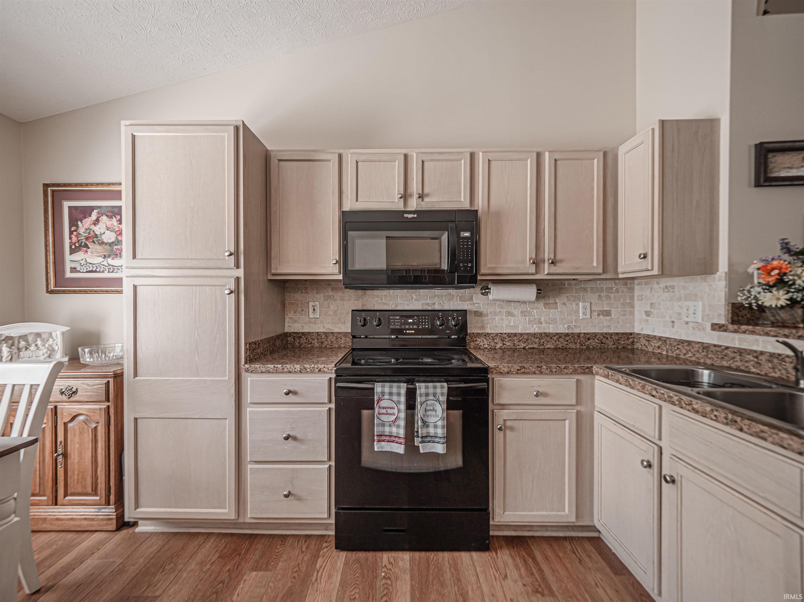 312 East Evergreen Road Evansville, IN 47711 - Photo 7 of 32