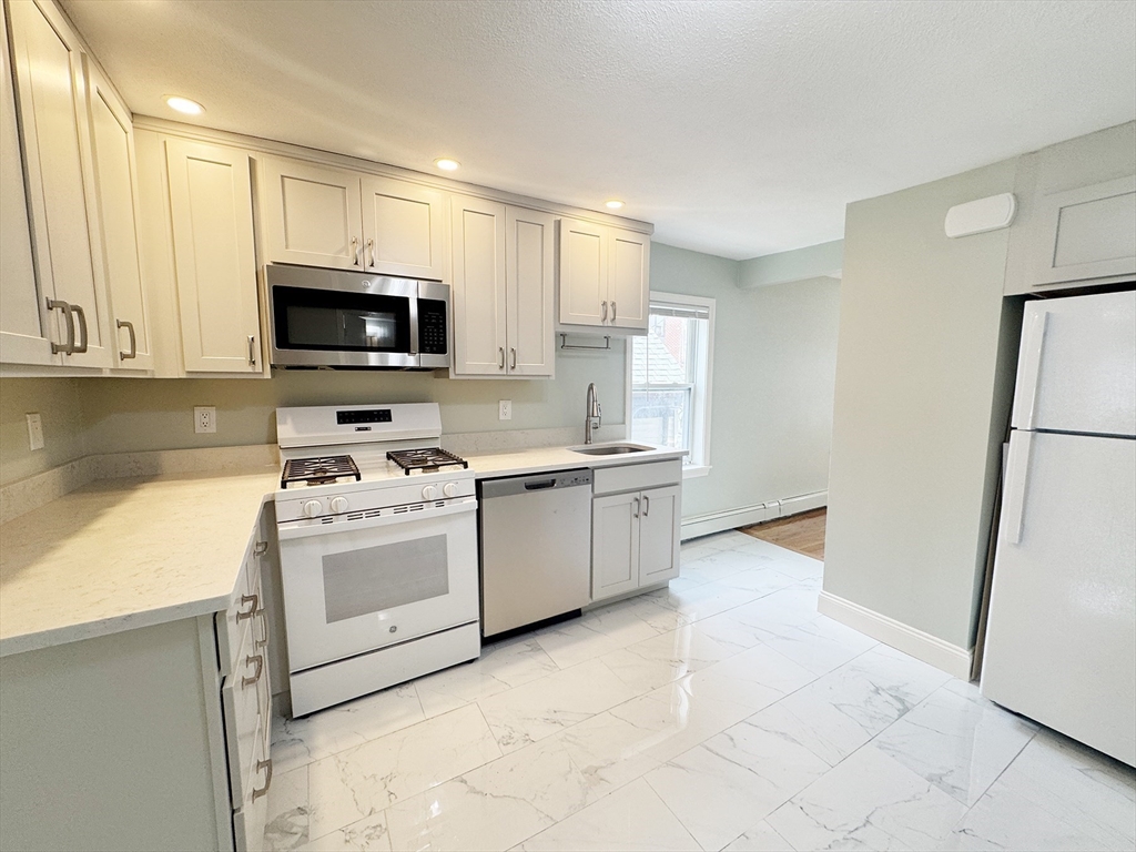 7 Sumner Place, Unit 2 Boston, MA 02128 - Photo 3 of 17