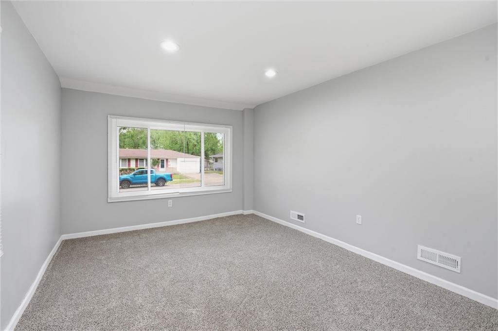 2902 West 7th Street Lawrence, KS 66049 - Photo 9 of 18