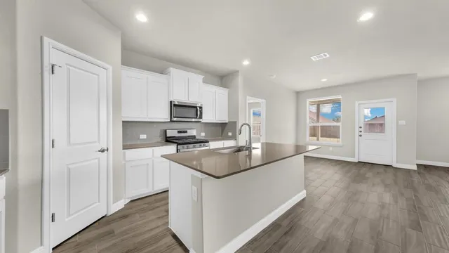 $2,600 | 2349 Waggoner Rnch Drive, Weatherford, TX 76087