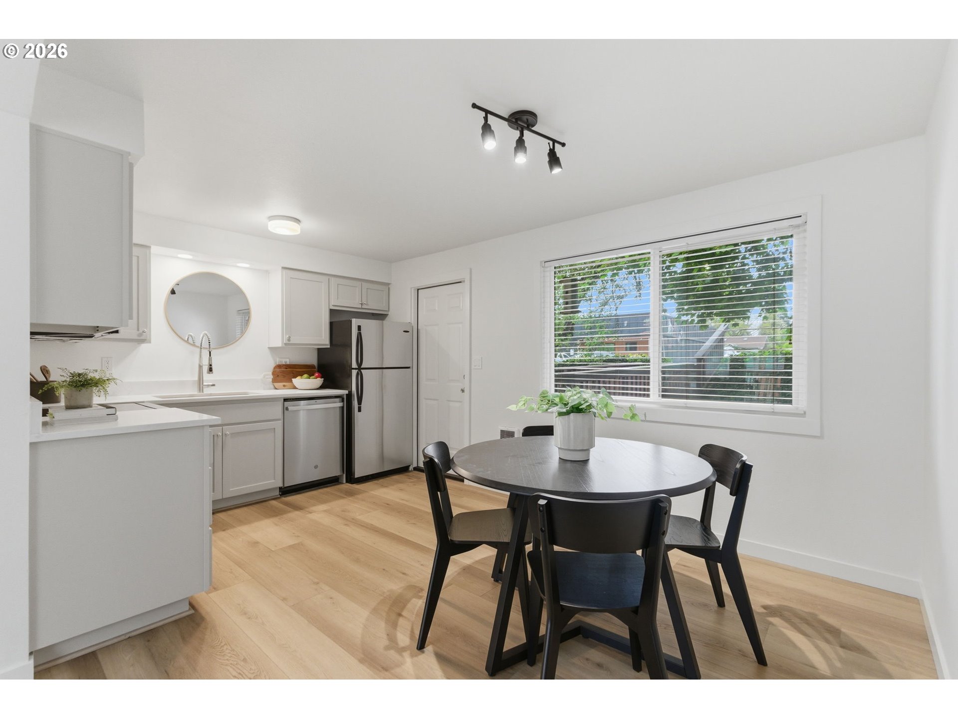 2945 Southwest Miles Street Portland, OR 97219 - Photo 11 of 31