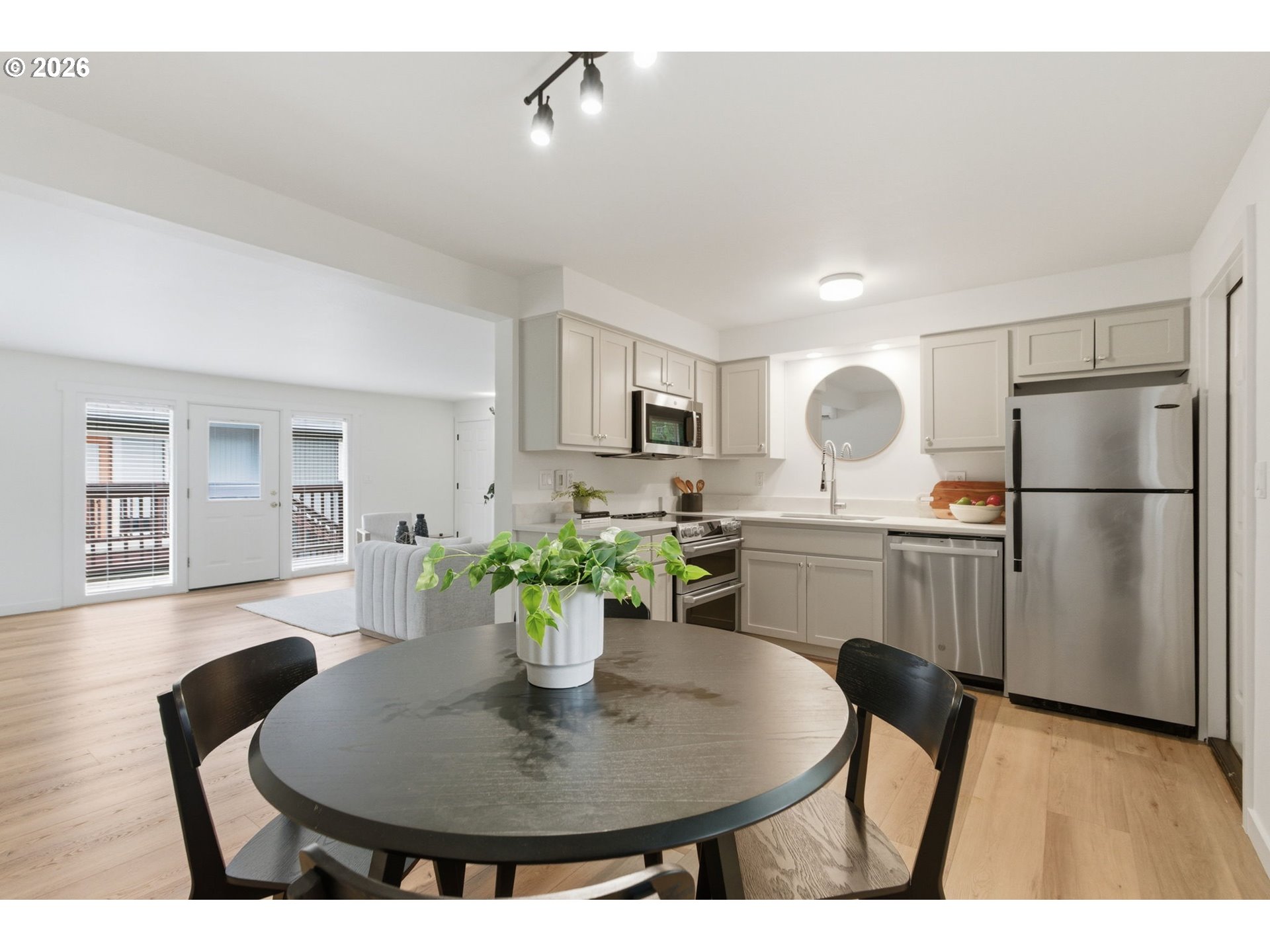 2945 Southwest Miles Street Portland, OR 97219 - Photo 16 of 31