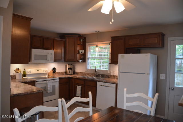 3016 Radiance Road Louisville, KY 40220 - Photo 7 of 40 DSC_0483