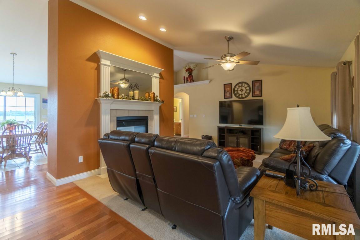 1317 Santa Fe Road Washington, IL 61571 - Photo 7 of 43 Gallery Image 7