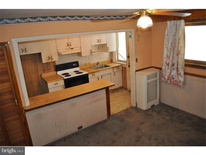 6606 Lotus Road Philadelphia, PA 19151 - Photo 4 of 10 Kitchen
