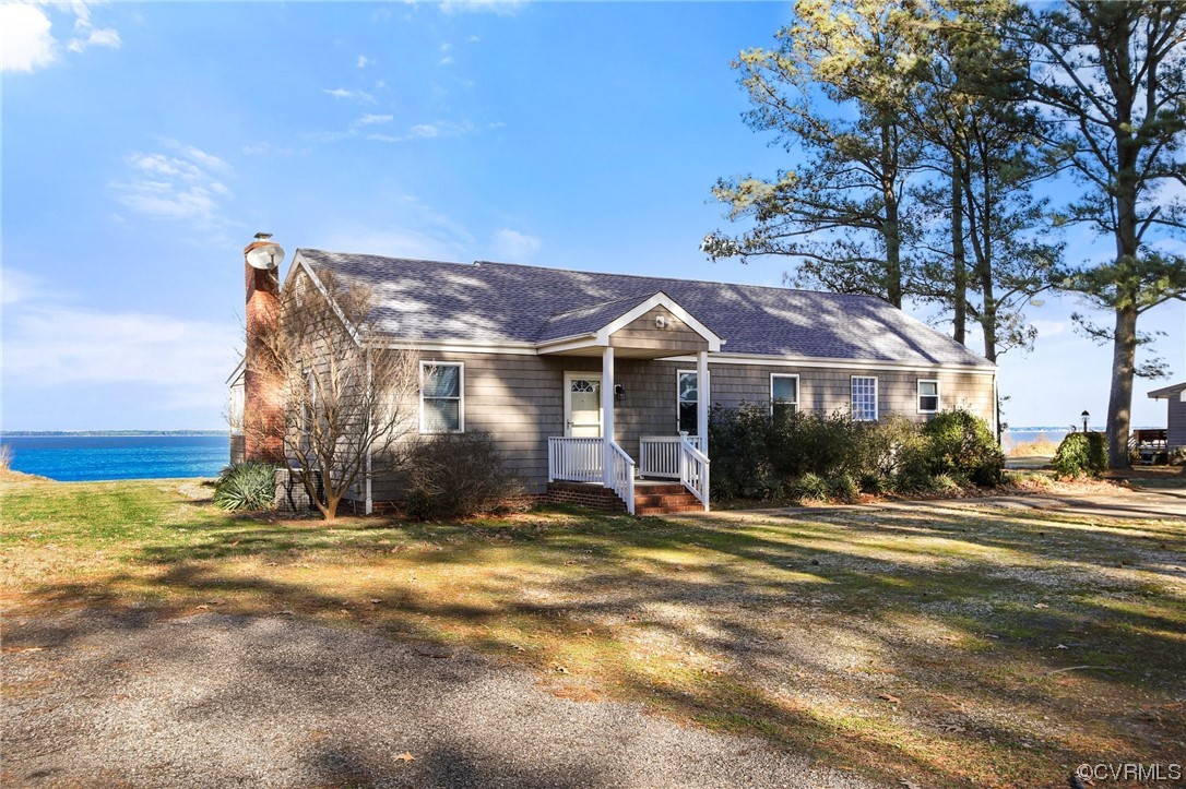 19083 Farm Road Smithfield, VA 23430 - Photo 1 of 34 Gallery Image 1