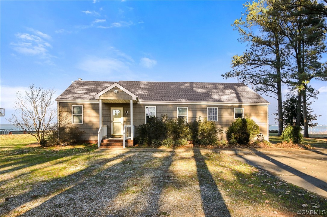 19083 Farm Road Smithfield, VA 23430 - Photo 2 of 34 Gallery Image 2