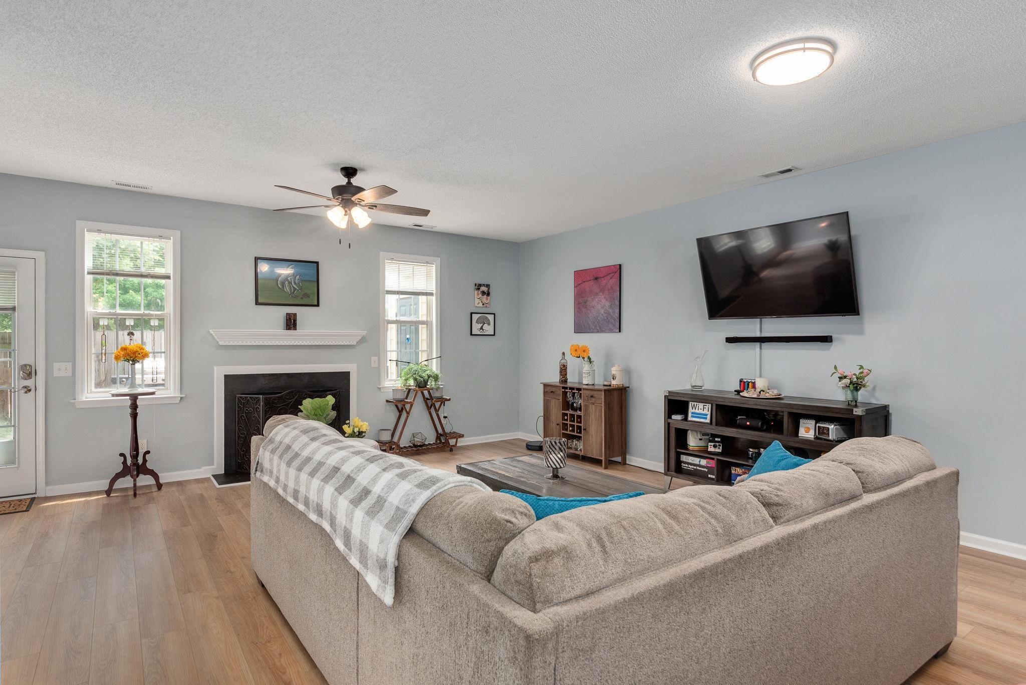 4428 Pottery Lane Raleigh, NC 27616 - Photo 15 of 29 Living Room
