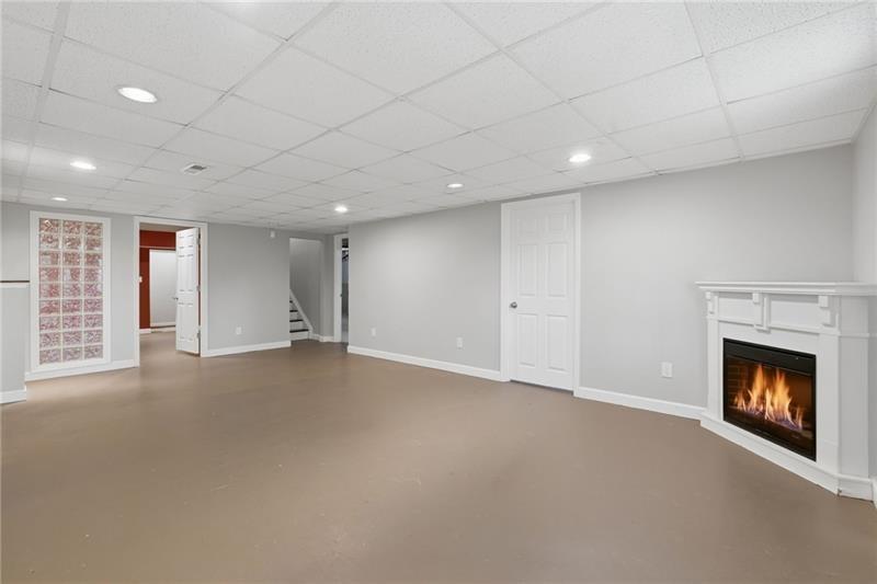 694 Shore View Lithonia, GA 30058 - Photo 27 of 39