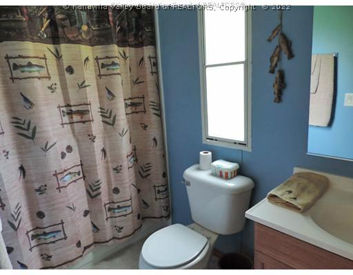 700 Conley Branch Road Chapmanville, WV 25508 - Photo 12 of 16 Main Level Bathroom.