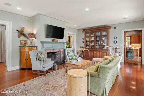 $695,000 | 1005 Loreauville Road, New Iberia, LA 70563