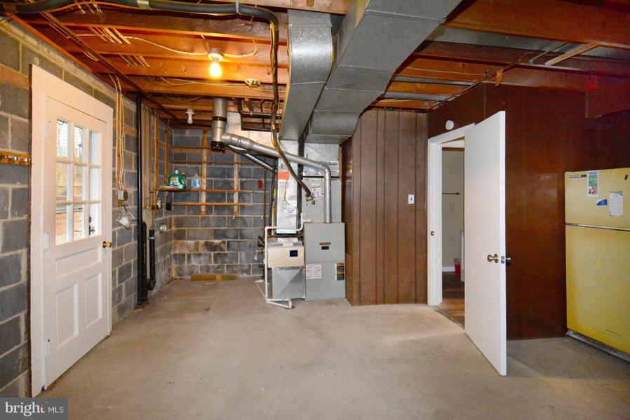 7610 Hayfield Road Alexandria, VA 22315 - Photo 14 of 28 Basement