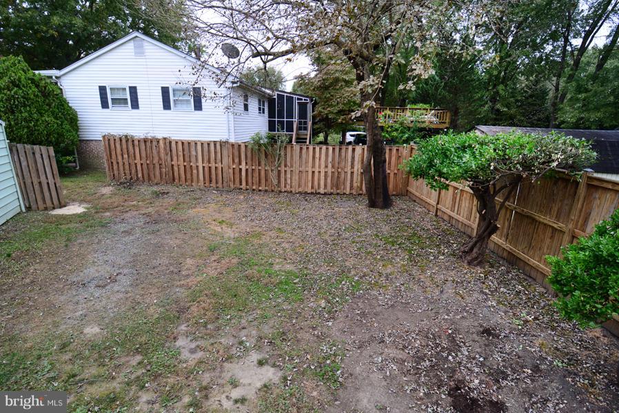 7610 Hayfield Road Alexandria, VA 22315 - Photo 22 of 28 Exterior (Rear)