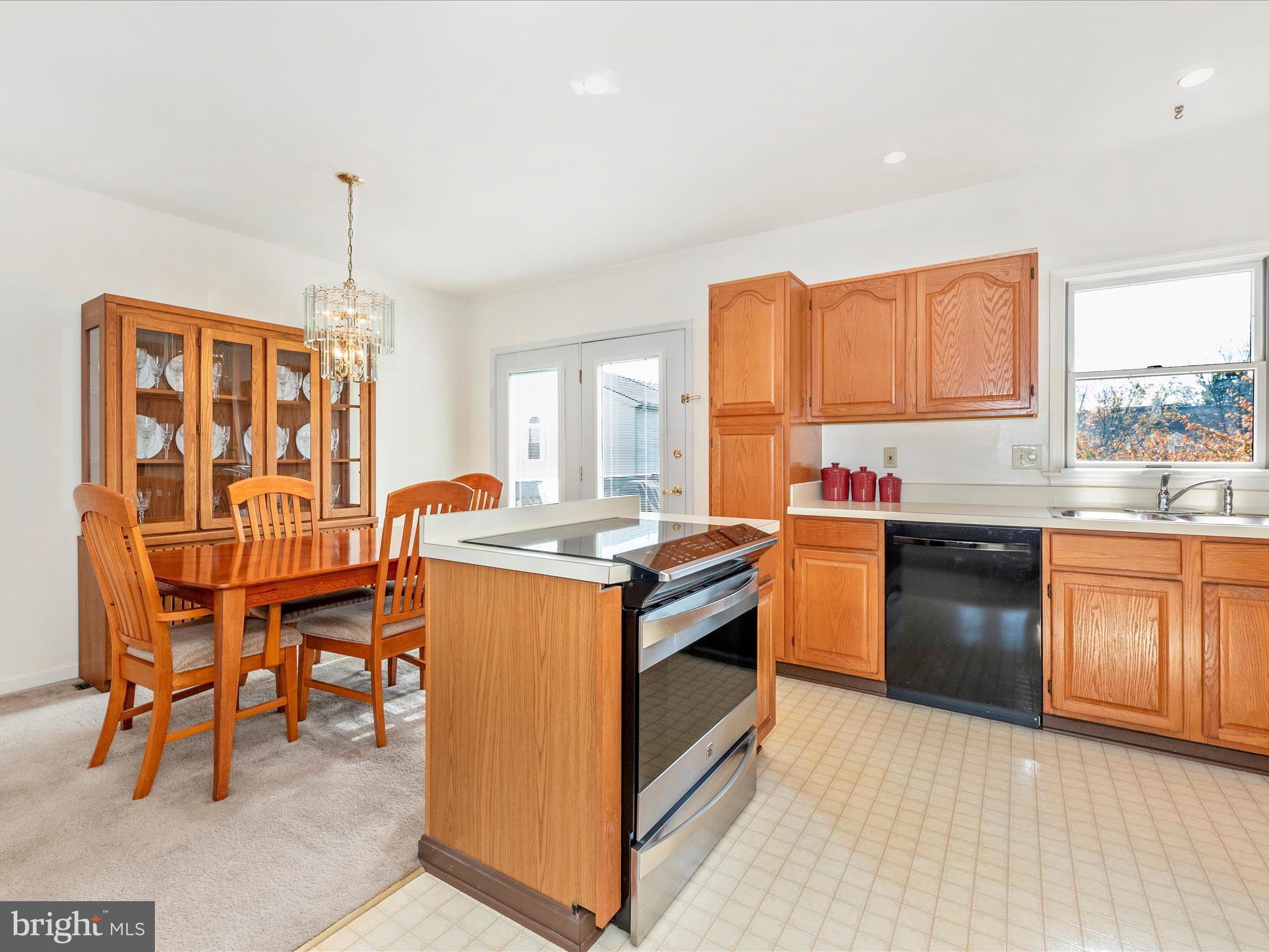 9 Victoria Square Frederick, MD 21702 - Photo 14 of 42 Kitchen