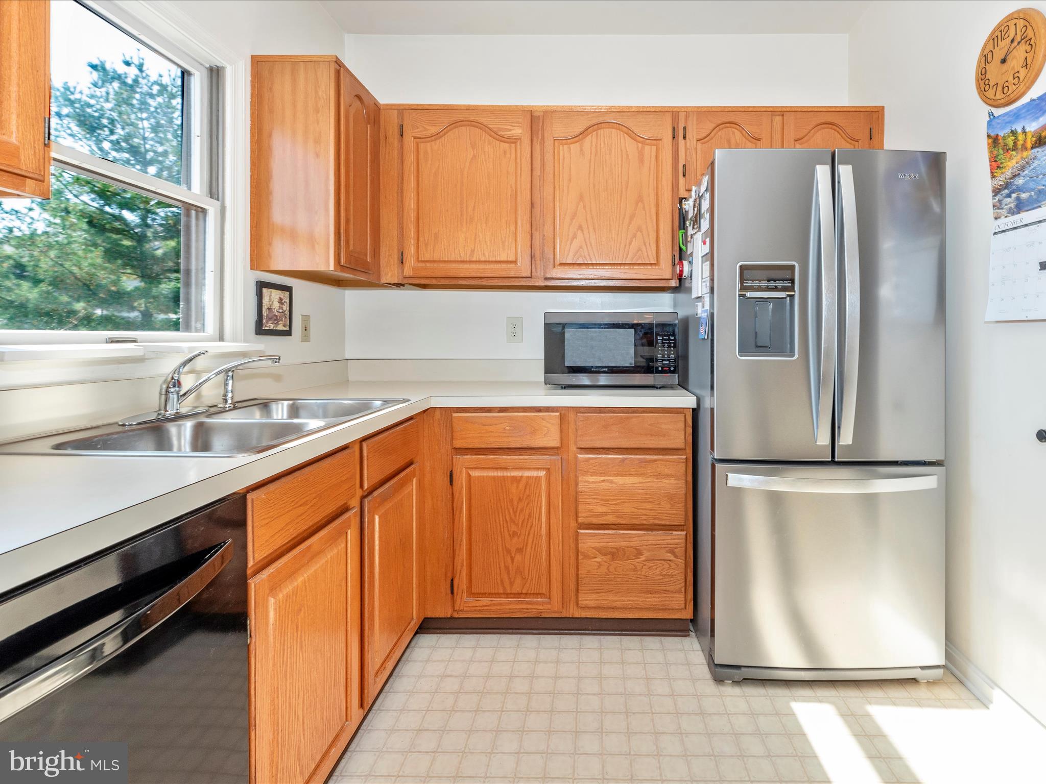 9 Victoria Square Frederick, MD 21702 - Photo 16 of 42 Kitchen