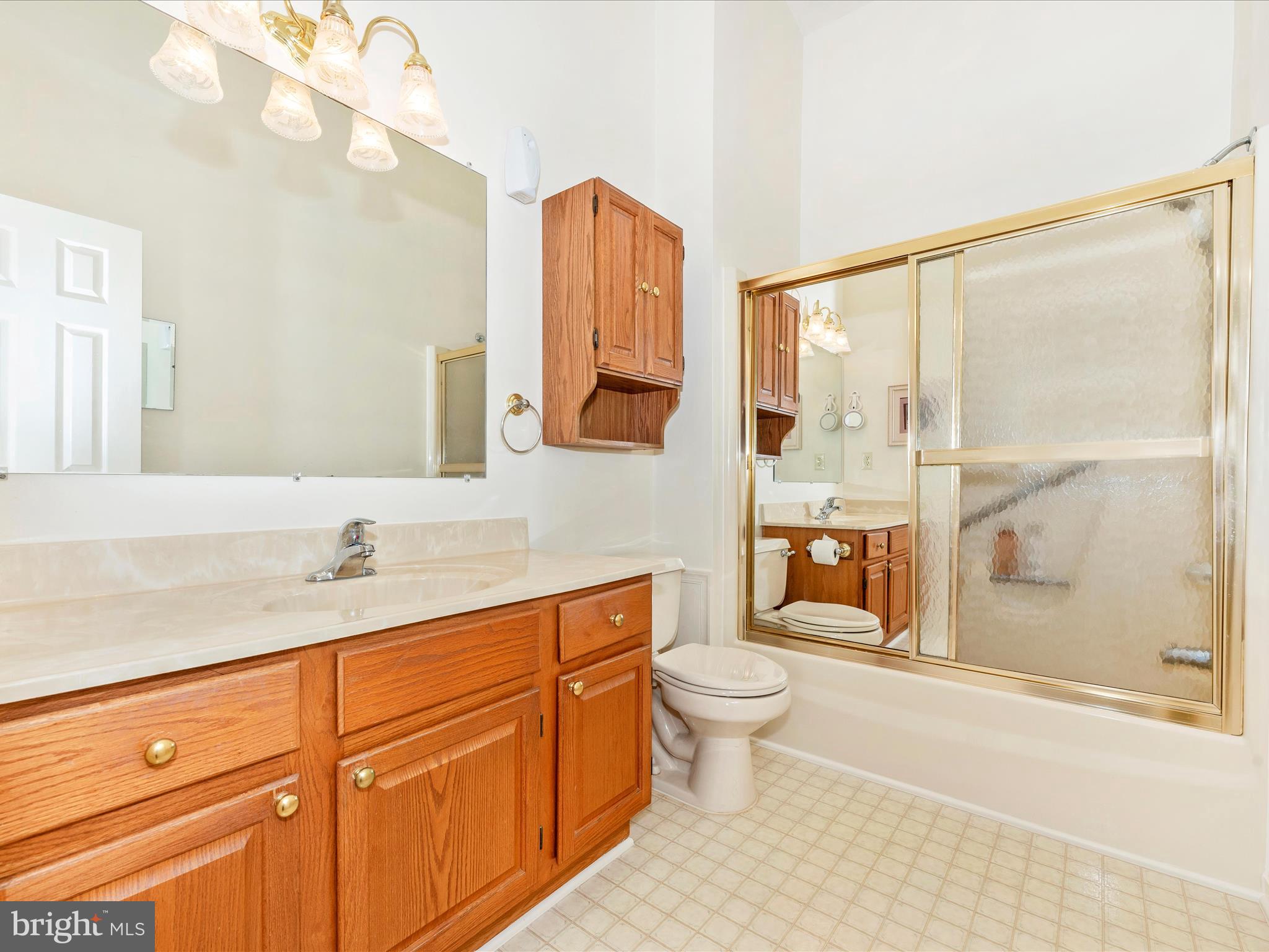 9 Victoria Square Frederick, MD 21702 - Photo 21 of 42 Primary Bathroom