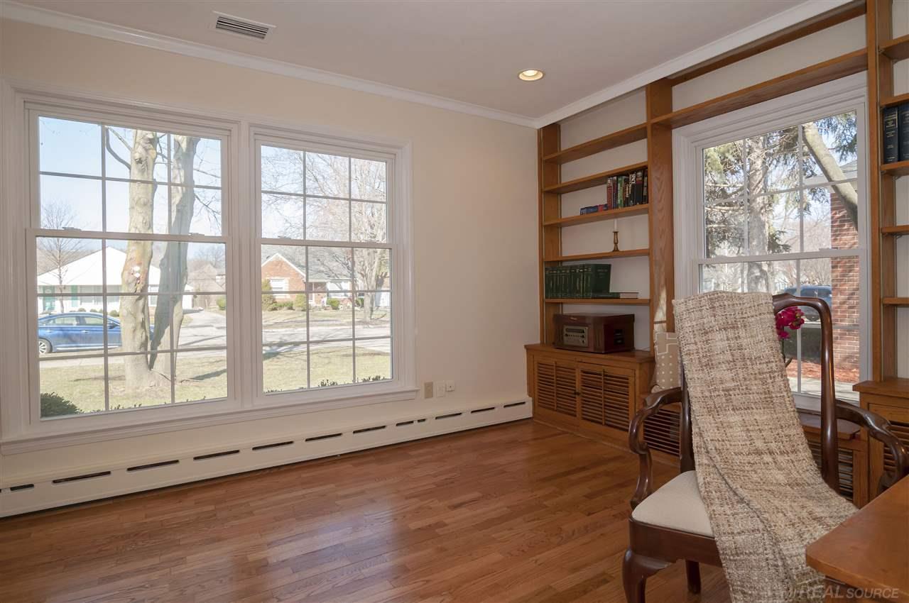 1155 Hampton Road Grosse Pointe, MI 48236 - Photo 19 of 38 31315285-18.JPG