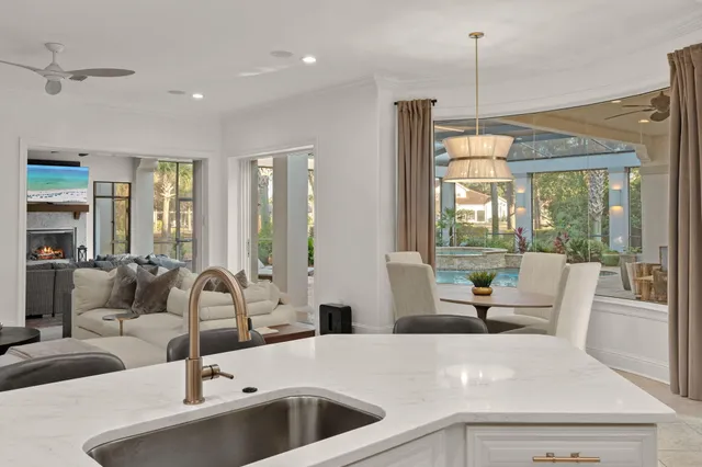 $3,800,000 | 1492 East Island Green Lane East, Destin, FL 32550