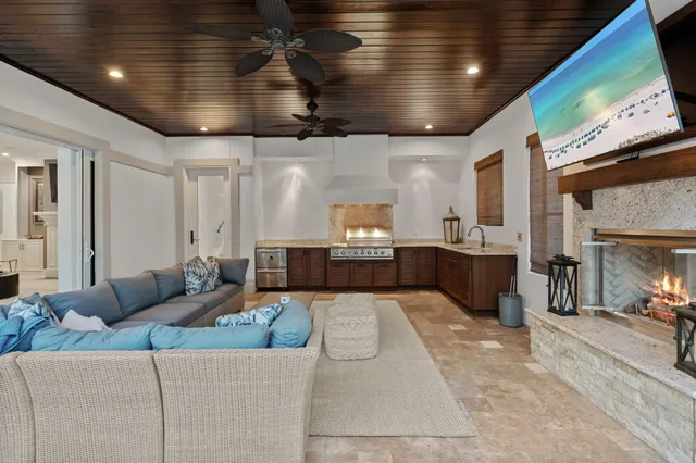 $3,800,000 | 1492 East Island Green Lane East, Destin, FL 32550