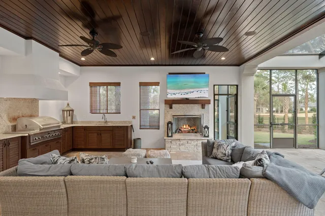 $3,800,000 | 1492 East Island Green Lane East, Destin, FL 32550