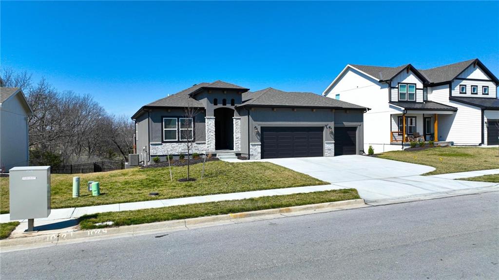 1024 Branchwood Lane Raymore, MO 64083 - Photo 3 of 41
