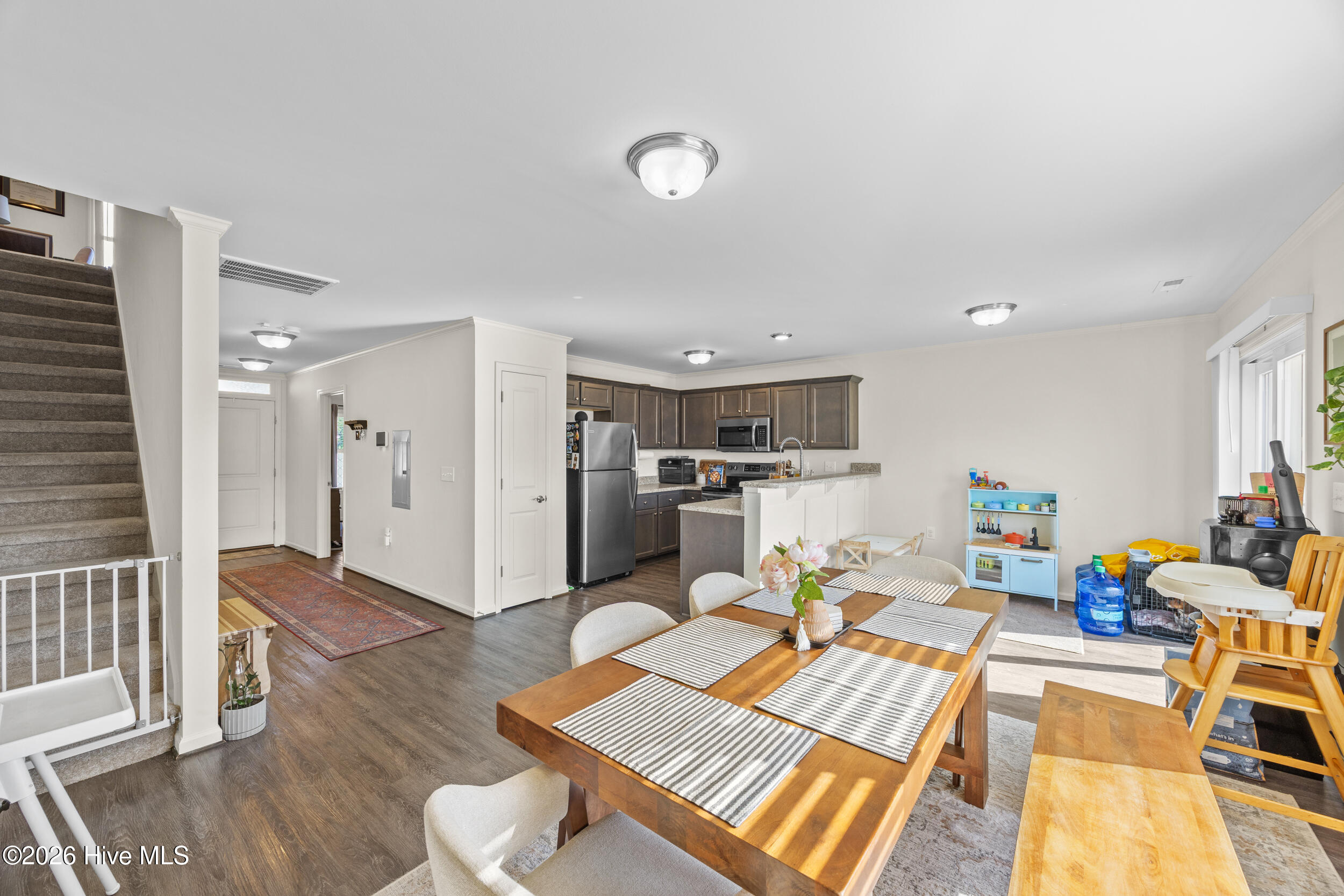 442 Sullivan Loop Road Midway Park, NC 28544 - Photo 15 of 41 16_dining area