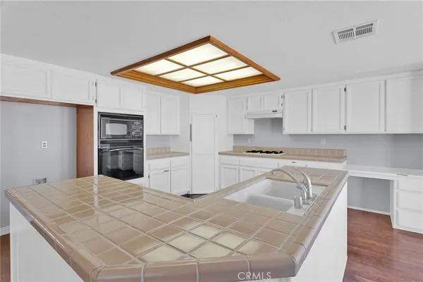 $465,000 | 12275 Tesuque Road, Apple Valley, CA 92308