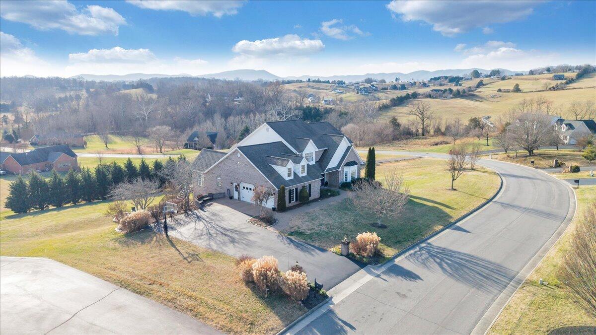 574 Frontier Way Fincastle, VA 24090 - Photo 3 of 104 004-DJI_20260102155650_0001_D