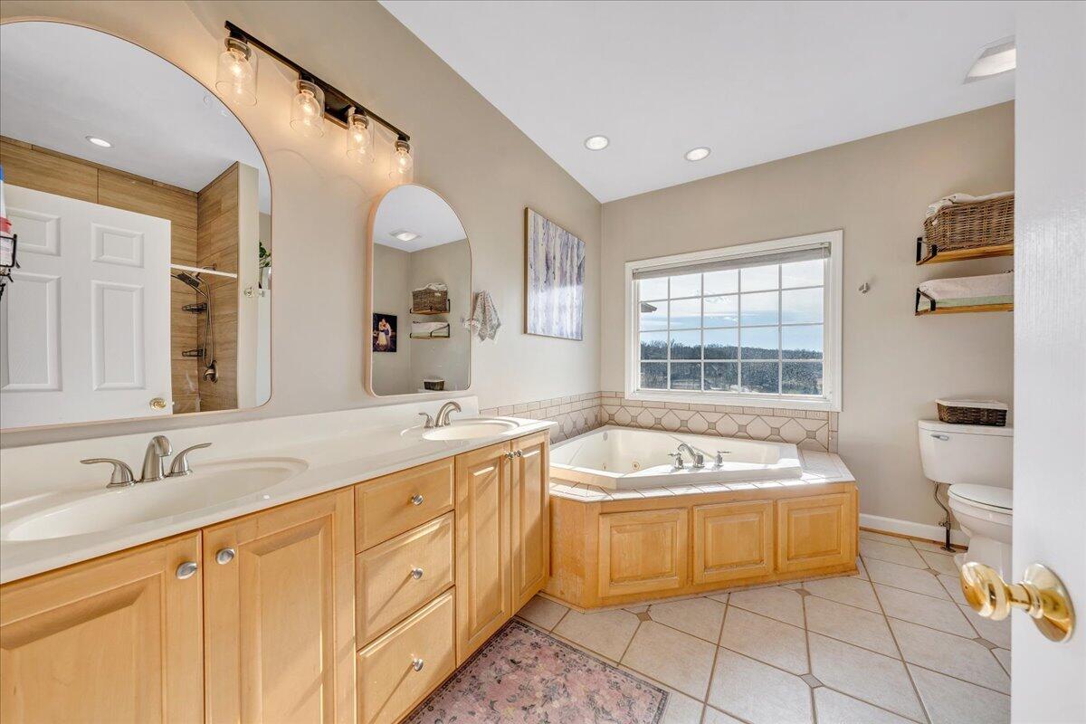 574 Frontier Way Fincastle, VA 24090 - Photo 32 of 104 034-MIB02334