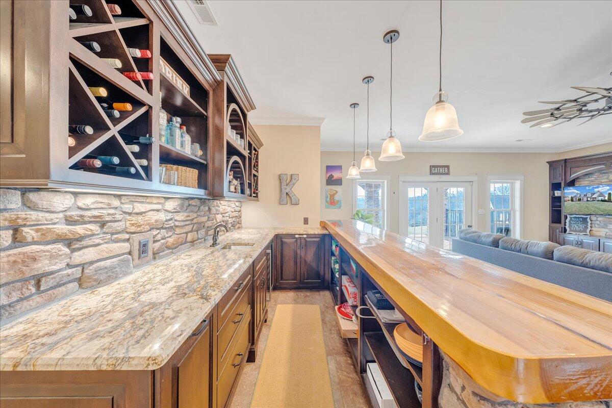 574 Frontier Way Fincastle, VA 24090 - Photo 56 of 104 060-MIB02385